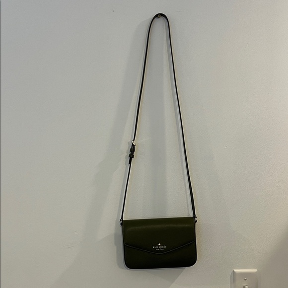 kate spade Handbags - Kate Spade Olive Crossbody Bag